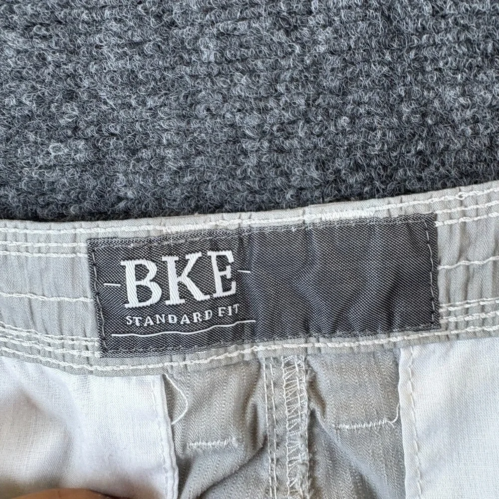BKE Buckle Sloane Chino Shorts Mens 32x10.5 Slate Cotton Standard Fit Flat Front
